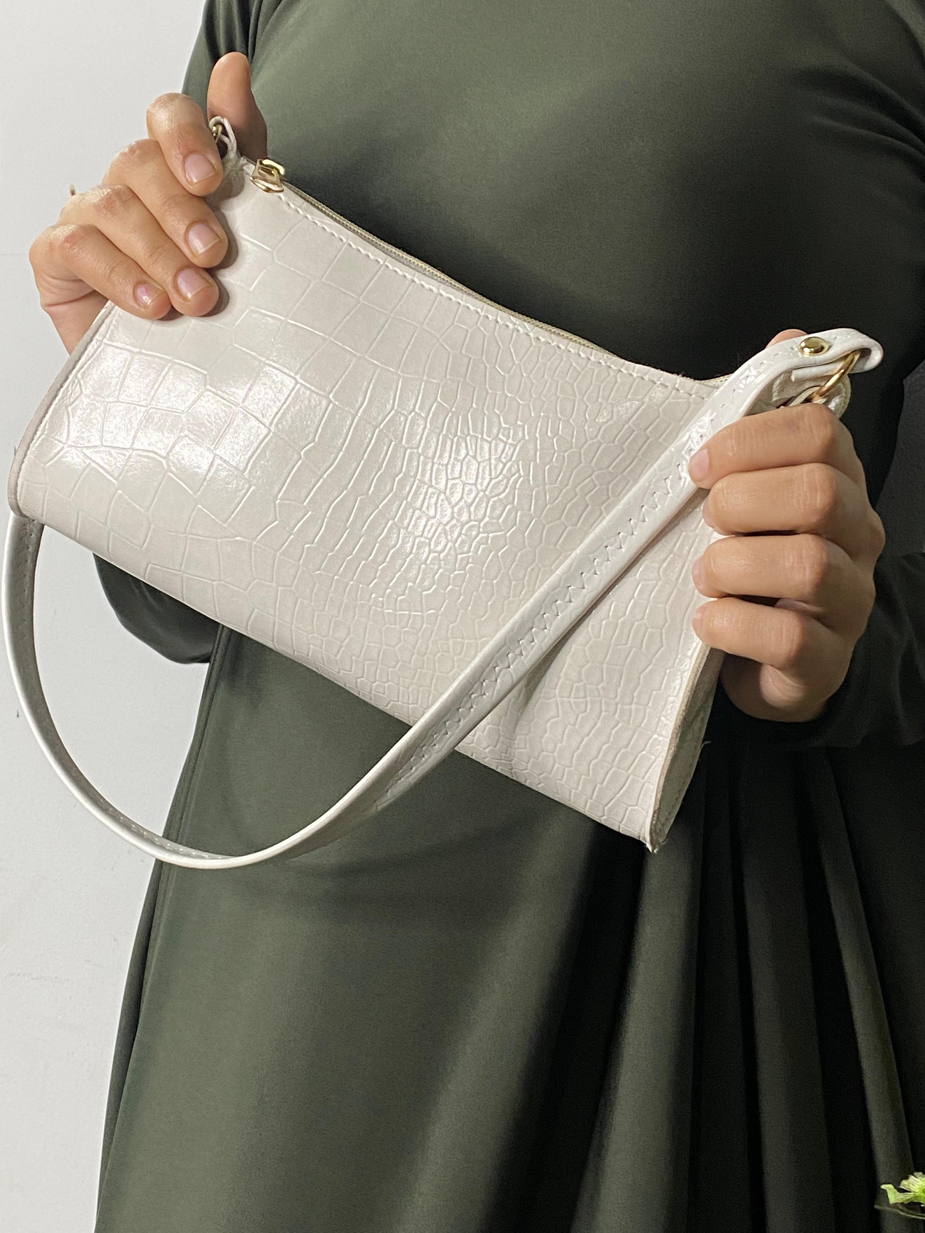 VoAura Versatile Leather Bag